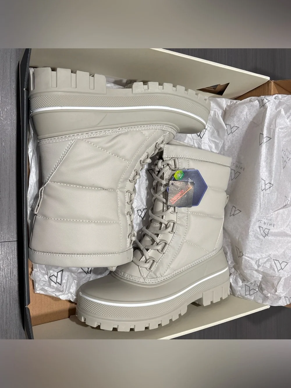 Alpine Design Women's Cream Lace-Up Quilted Winter Boots